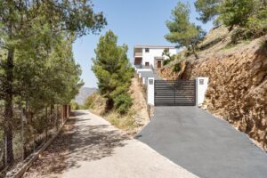 39b2f5a9 d50b 468a aac1 87a19d9639e5